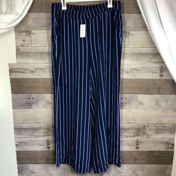 Ann Taylor Pull on Blue Striped Pant Large - Picture 3 of 6